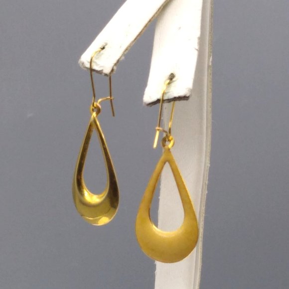 Vintage Reversible Puffy Teardrop Dangle Earrings, Classic Beige Enamel and Gold - Picture 4 of 5